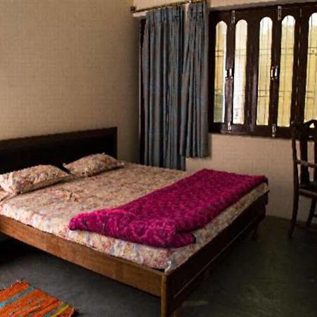 Ishan Paying Guest House Varanasi Bagian luar foto